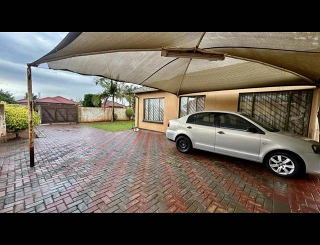 3 BEDROOM HOUSE FOR SALE IN THE ORCHARDS